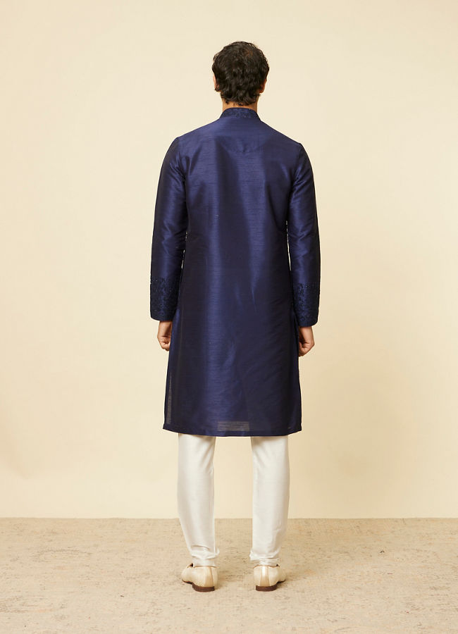 alt message - Manyavar Men Dark Blue Sequined Embroidered Bel Buti Patterned Kurta Set image number 5